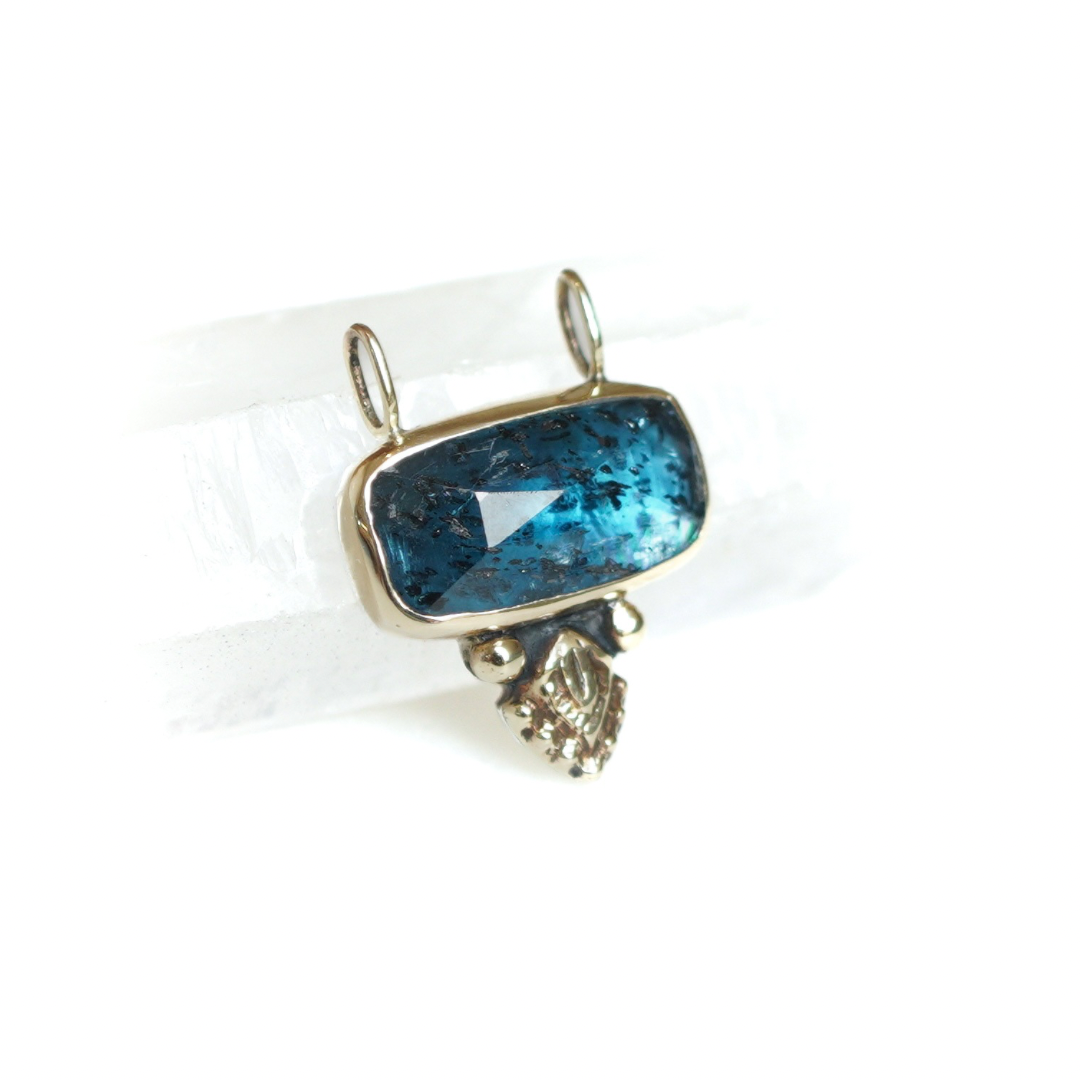 9ct Gold & Sterling Silver Teal Moss Kyanite Pendant