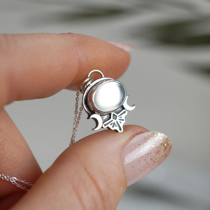 Mini Devine Moonstone Silver Pendant