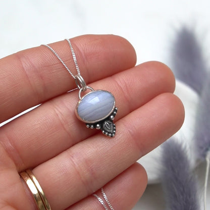 Lace Agate Indian Flower Pendant